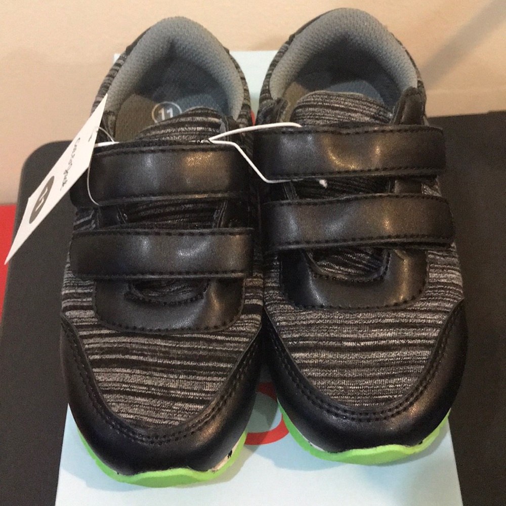 New Black and green sneakers size 11